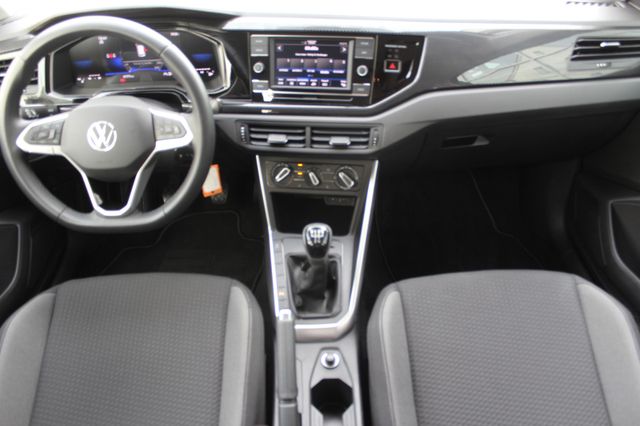 Polo VI Life/SHZ/LED/PDC/ Navi über App/connect