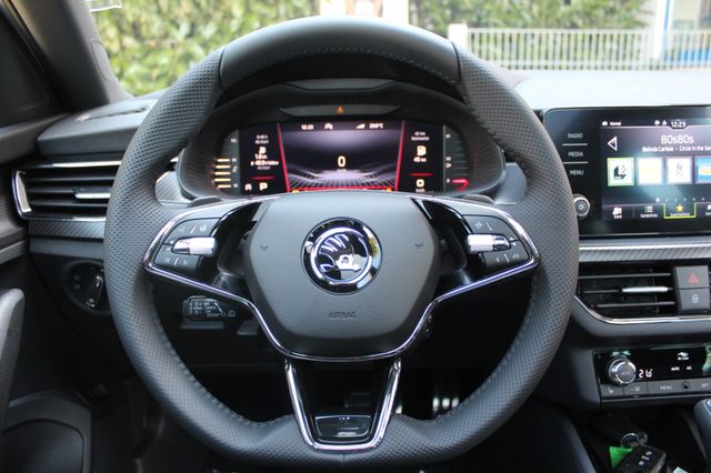 Scala DSG/LED/Navi/PDC/SHZ/ACC/Pano/MONTE CARLO!
